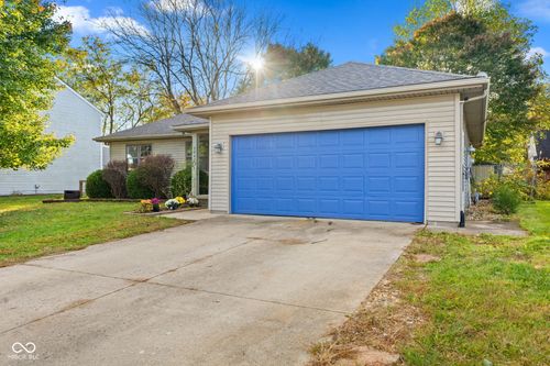 2042 Sumpter Trl, Columbus, IN, 47203-4525 | Card Image