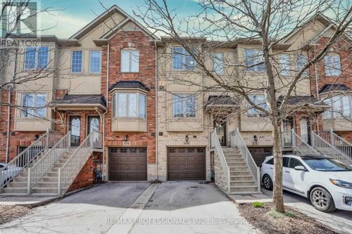 676 Rowley Common, Burlington, ON, L7L0A5 | Card Image