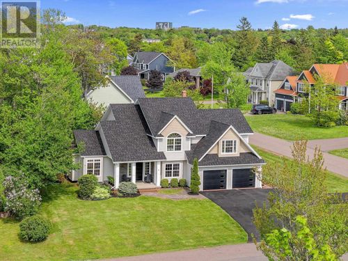 2 Sheffield Cres, Charlottetown, PE, C1E2G8 | Card Image