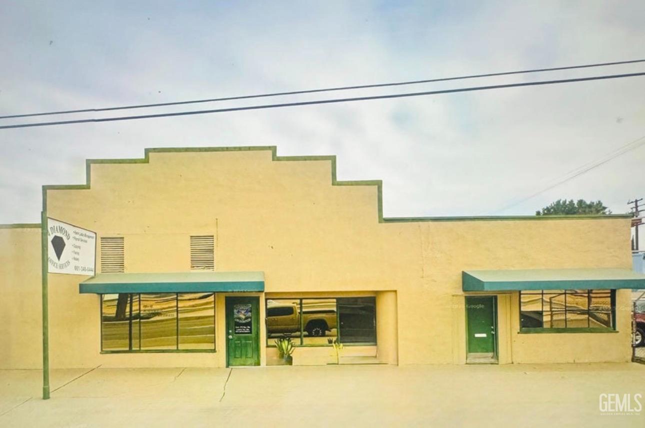 Commercial Sale in Shafter