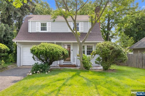 16 Delaney Pl, Tenafly, NJ, 07670-1607 | Card Image