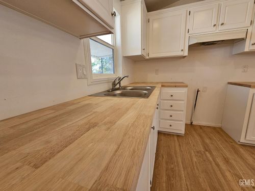 28173 Chaparral Ave, Taft, CA, 93268-9757 | Card Image