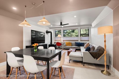 907 Vine St, Aspen, CO, 81611-1570 | Card Image
