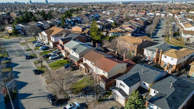 34 Langston Dr, House attached with 5 bedrooms, 3 bathrooms and 2 parking in Brampton ON | Image 40