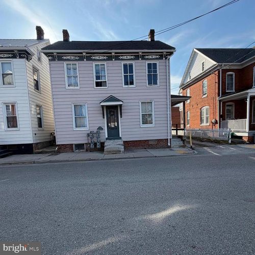 9 E Middle St, HANOVER, PA, 17331-3117 | Card Image