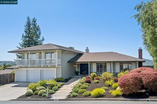 101 Warfield Dr, Moraga, CA, 94556-1322 | Card Image