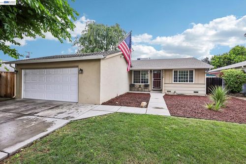 1225 W Beverly Pl, Tracy, CA, 95376-3355 | Card Image