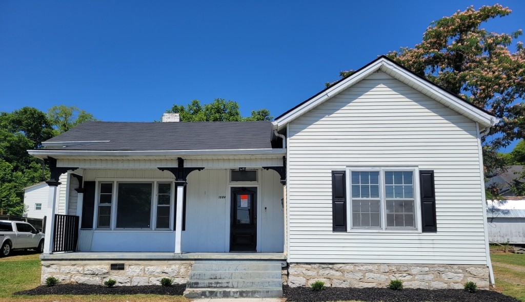 Highland Ave, Columbia, TN 38401