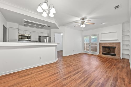 110-3111 Tom Green St, Austin, TX, 78705-3061 | Card Image