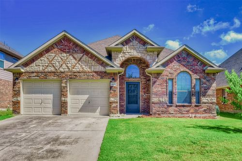 9816 Mullins Crossing Dr, Fort Worth, TX, 76126-3057 | Card Image