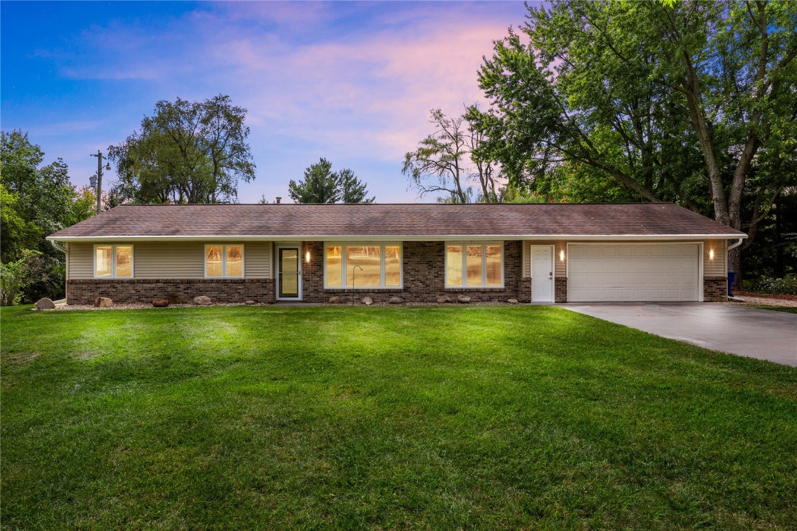 Sandy Beach Rd, Swisher, IA 52338
