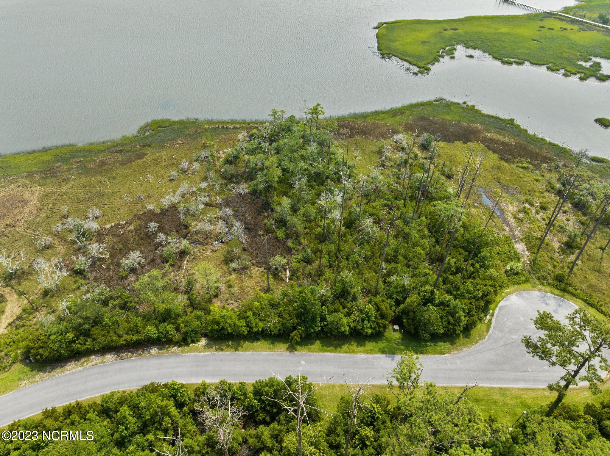 Land in Beaufort 4