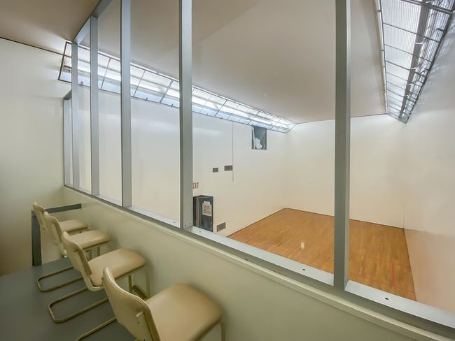 Racketball Court Viewing Area | Image 25