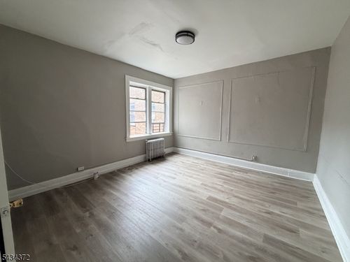 c7-16 Irving St, Newark, NJ, 07104-3527 | Card Image