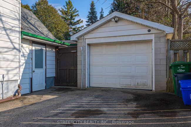 23 Dunkirk Dr, House other with 3 bedrooms, 1 bathrooms and 4 parking in Saint Thomas ON | Image 4