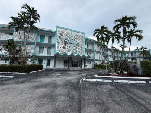 308-2500 Diana Dr, Hallandale Beach, FL, 33009-4822 | Card Image