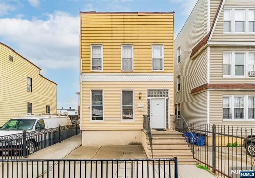 307 Old Bergen Road, Jersey City, NJ, 07305 | Card Image