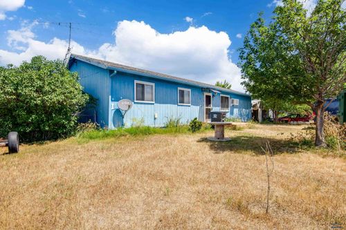 516 Meadowlark Dr, Box Elder, SD, 57719-9725 | Card Image