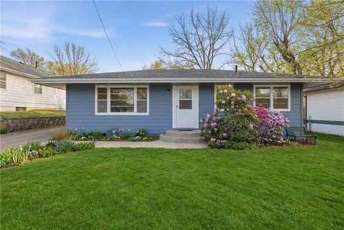 914 Locust Street, Pleasant Hill, MO, 64080 | Card Image