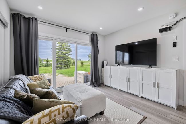 958375 7 Th Line E, House other with 4 bedrooms, 2 bathrooms and 8 parking in Mulmur ON | Image 26