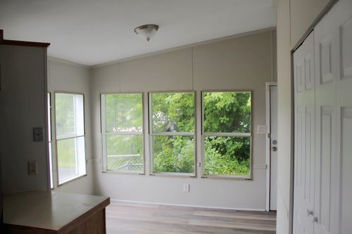 5249 Lapeer Rd, Burton, MI, 48509-2021 | Card Image