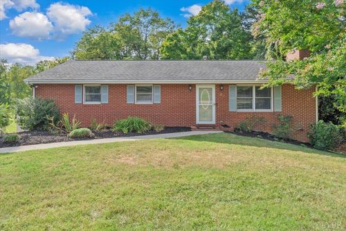 160 Stayman Rd, Roanoke, VA, 24019-8332 | Card Image