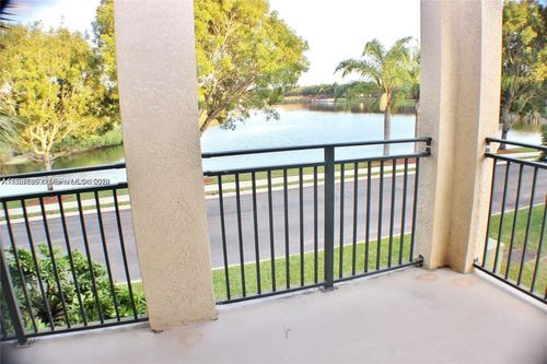 apt-204-2493 Centergate Dr, Miramar, FL, 33025-7237 | Card Image