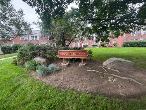 apt-3-74 Standish Road, Stamford, CT, 06902 | Card Image