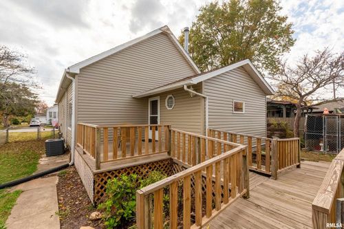 207 W Sylvester Ave, Christopher, IL, 62822-1107 | Card Image