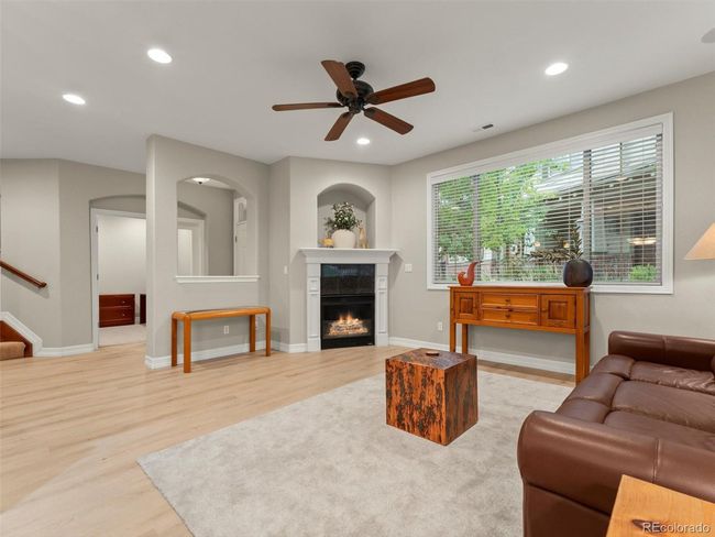 10103 Bluffmont Ln, Townhouse with 2 bedrooms, 3 bathrooms and null parking in Lone Tree CO | Image 4