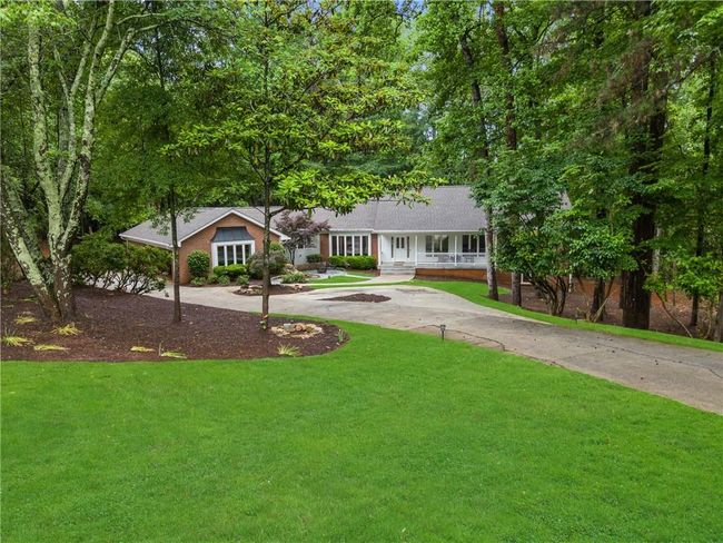 630 Buttercup Trce, House other with 7 bedrooms, 5 bathrooms and null parking in Alpharetta GA | Image 4