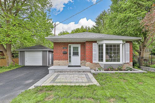 893 Srigley St, Newmarket, ON, L3Y1Y2 | Card Image