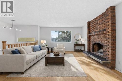 5720 Madigan Dr Ne, Calgary, AB, T2A4P5 | Card Image