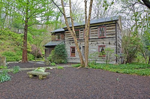 580 Old Mill Rd, Pittsburgh, PA, 15238-1918 | Card Image