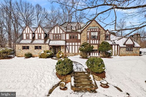 714 Seneca Road, GREAT FALLS, VA, 22066 | Card Image