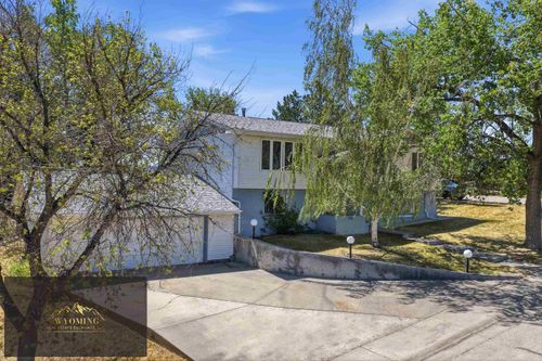 615 W Fir St, Glenrock, WY, 82637-5136 | Card Image