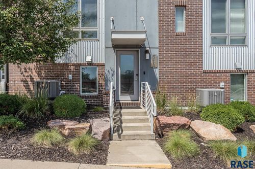 511 S 2nd Ave, Sioux Falls, SD, 57104-6905 | Card Image