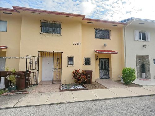 apt-6-1790 W 58th St, Hialeah, FL, 33012-6883 | Card Image