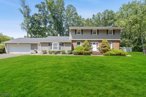 18 Stafford Ter, Parsippany, NJ, 07054-4077 | Card Image