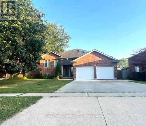 19 Chapel Hill Cres, Welland, ON, L3C6P9 | Card Image