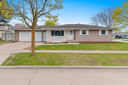 1825 W Grant Street, APPLETON, WI, 54914 | Card Image