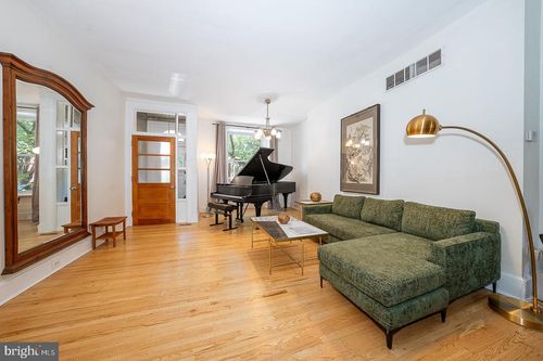 823 N 21st St, PHILADELPHIA, PA, 19130-1401 | Card Image