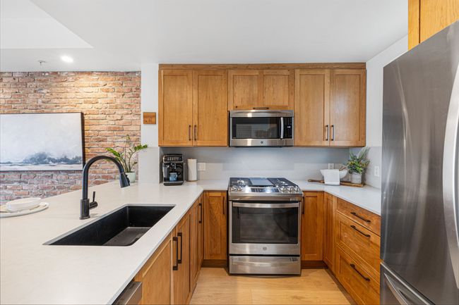 323 - 95 Moody St, Townhouse with 2 bedrooms, 3 bathrooms and 2 parking in Port Moody BC | Image 5