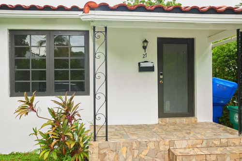 25 Ne 43rd Street, Miami, FL, 33137 | Card Image