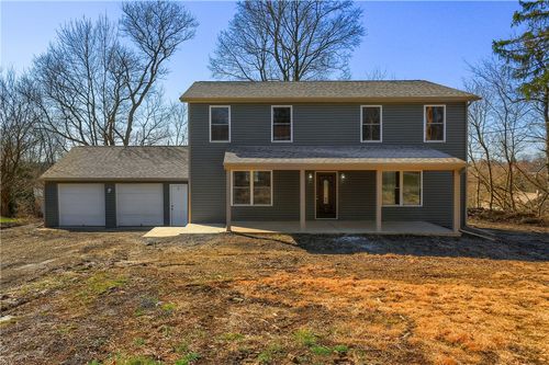 438 Evergreen Ave, New Castle, PA, 16105-1408 | Card Image