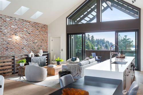 unit-c220-4566 Flying Goat Ave Ne, Bainbridge Island, WA, 98110-5447 | Card Image