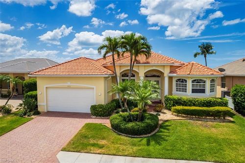 8356 Southwind Bay Cir, FORT MYERS, FL, 33908-6028 | Card Image