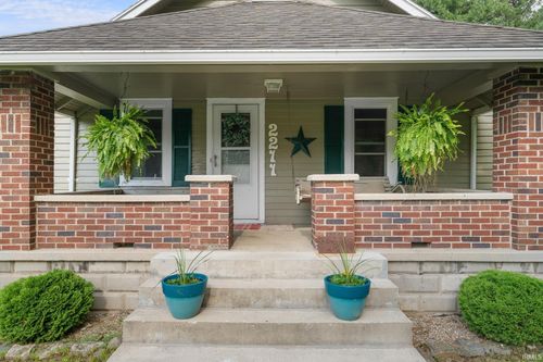 2211 S Andrews Rd, Yorktown, IN, 47396-1400 | Card Image