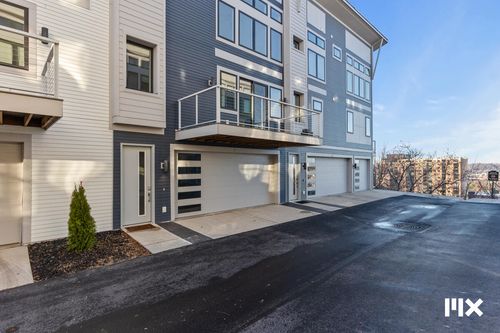 2-631 Fairview Ave Ne, Grand Rapids, MI, 49503-1894 | Card Image