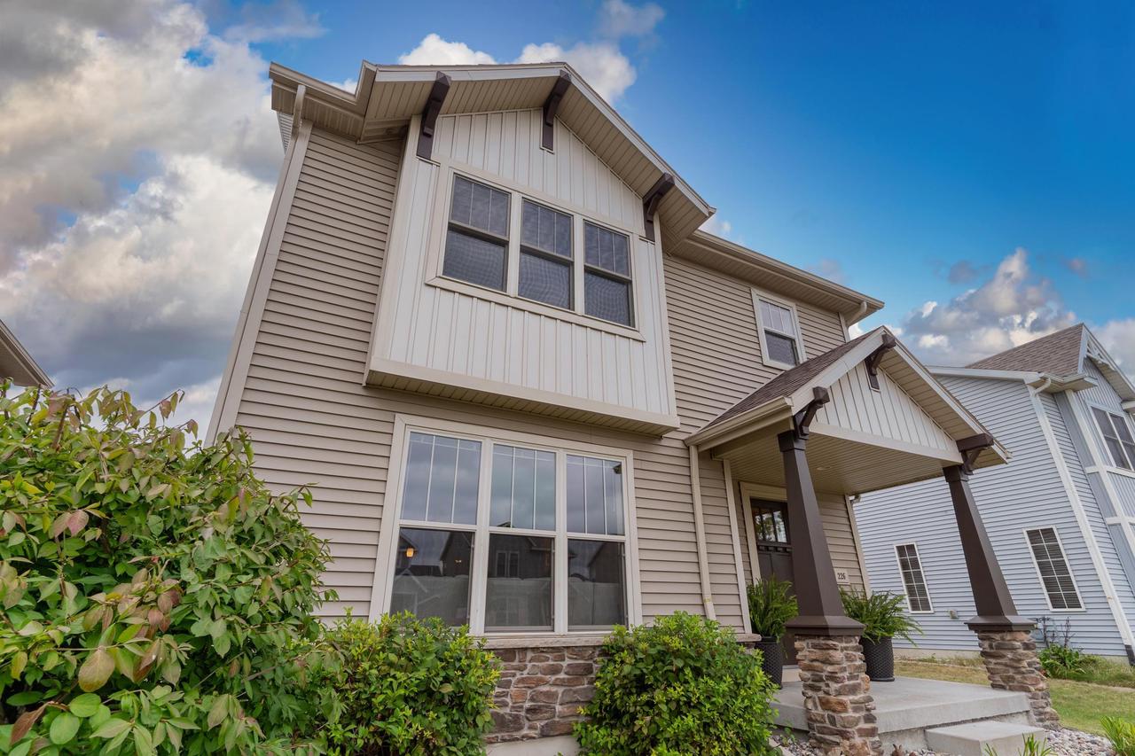 Juneberry Dr, Madison, WI 53718
